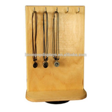 Mode Ornamente Einzelhandel Store Tabletop Drehen 4-Wege hängenden hölzernen Hals Schmuck Display Rack